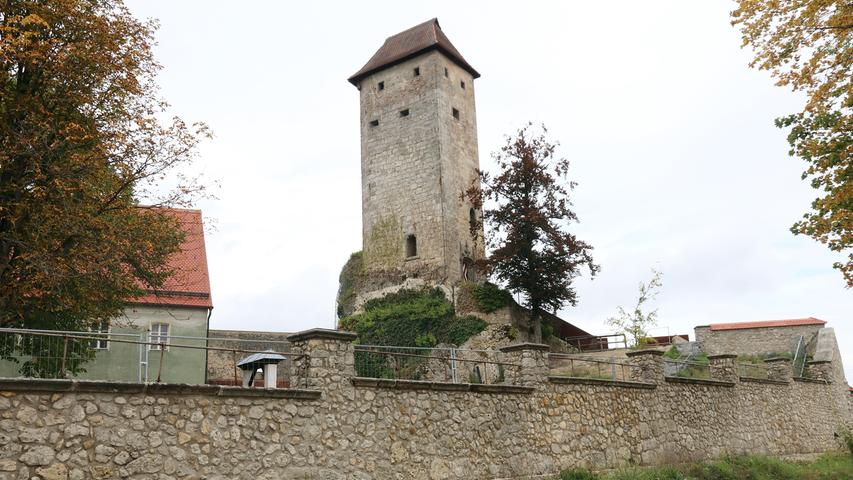 Burg Veldenstein ist teilweise wieder geöffnet Burg Veldenstein ist teilweise wieder geöffnet