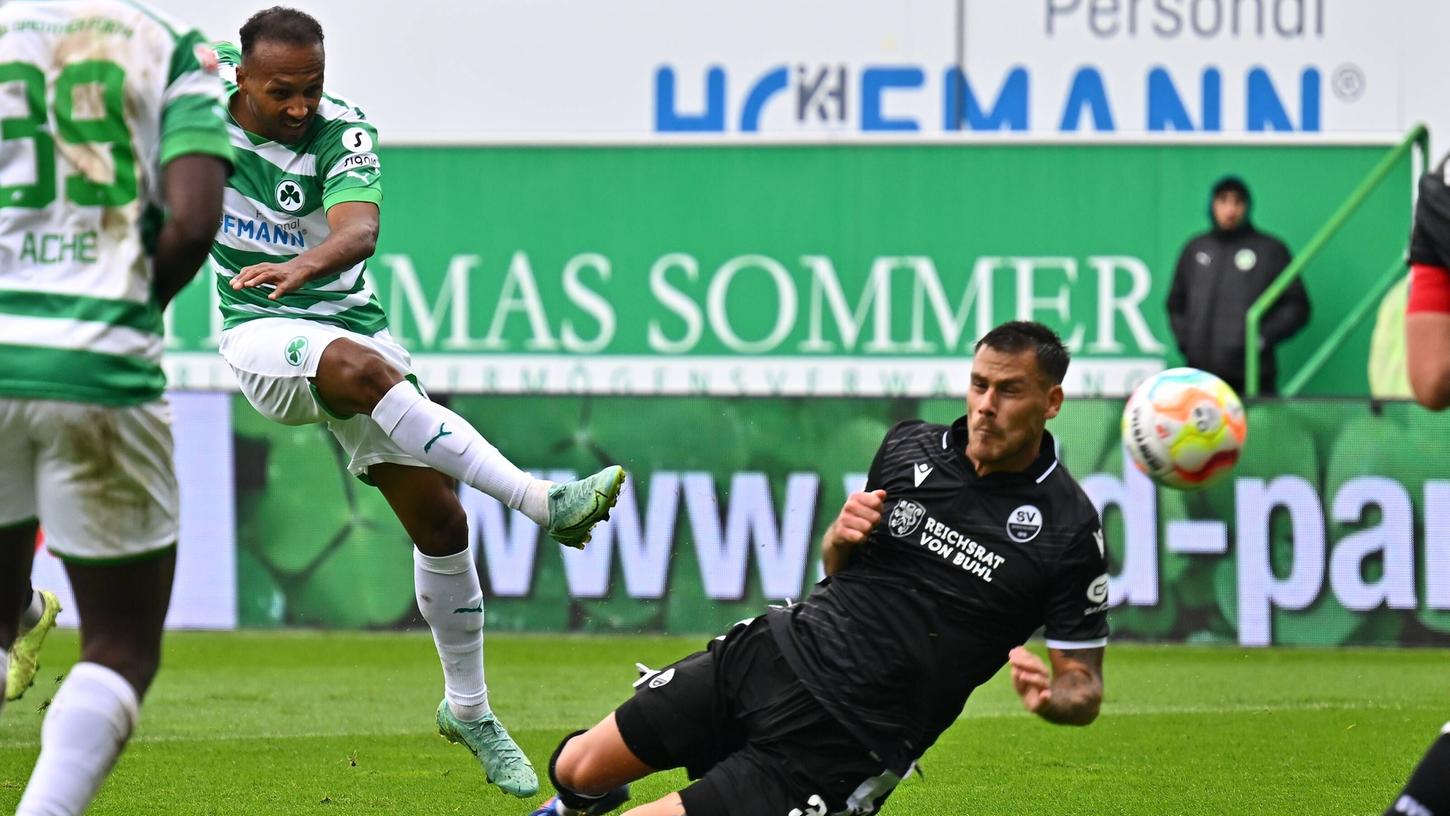 Kurz nach der Halbzeitpause egalisierte Julian Green für das Kleeblatt mit einem Kopfball-Aufsetzer.