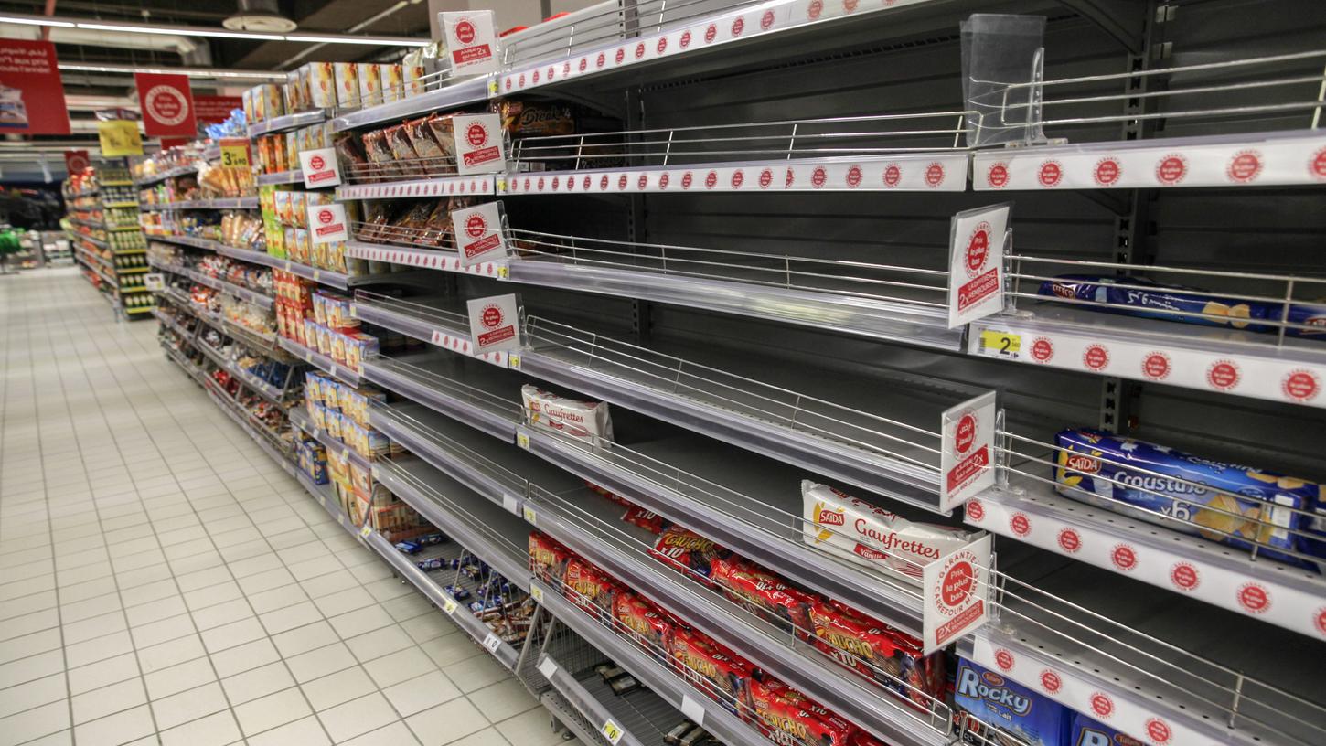 Leere Regale im Einzelhandel. Der Lebensmittelhersteller Mars hat für die Supermarktkonzerne Rewe und Edeka ein Lieferstopp verhängt. (Symbolbild)