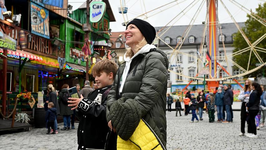 Michaelis-Kirchweih in Fürth: So trotzten die Besucher dem Regenwetter