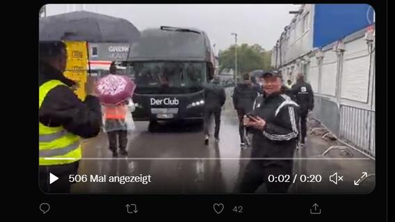 Aufregung vor FCN-Spiel: Polizei lässt falschen Bus ins Stadion - dann folgt der Rückwärtsgang