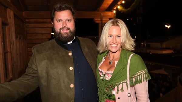 Der Schauspieler Antoine Monot schlug mit seiner Frau Stefanie Sick auf dem Oktoberfest auf.