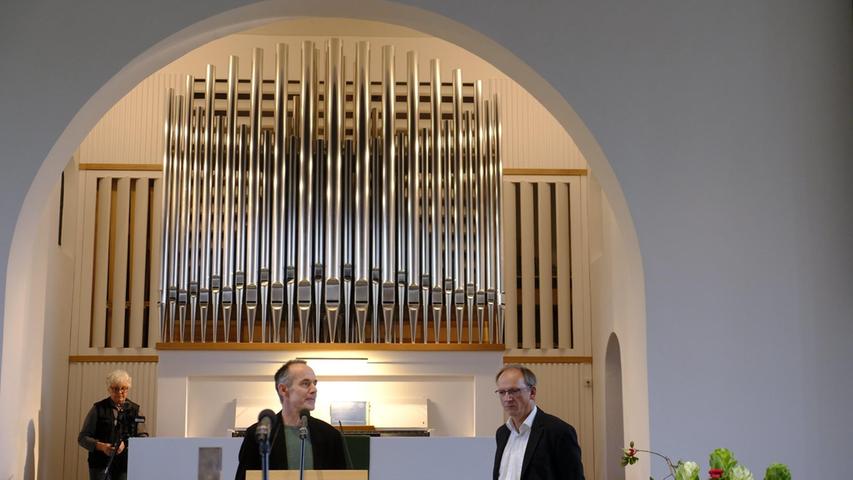 Stephan Krause (r.) und Joachim Stade, die Geschäftsführer von Waltershausen Orgelbau, freuten sich, dass die Orgel pünktlich fertig wurde. 
