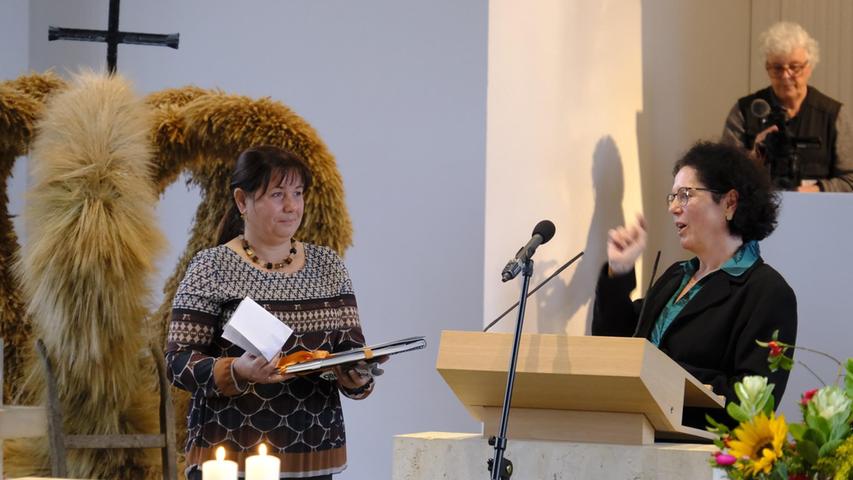 Vertrauensfrau Jutta Göllner und Sandra Wüstner: Kirchenvorstand und Orgelbauverein hatten über Jahre viel zu besprechen.
