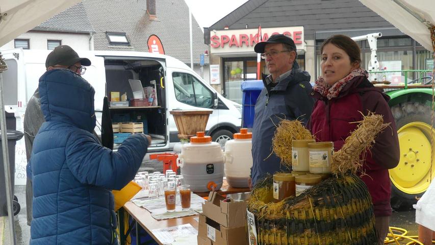 Weisendorf: Markttag feierte 30. Geburtstag mit einem bunten Angebot Weisendorf: Markttag feierte 30. Geburtstag mit einem bunten Angebot