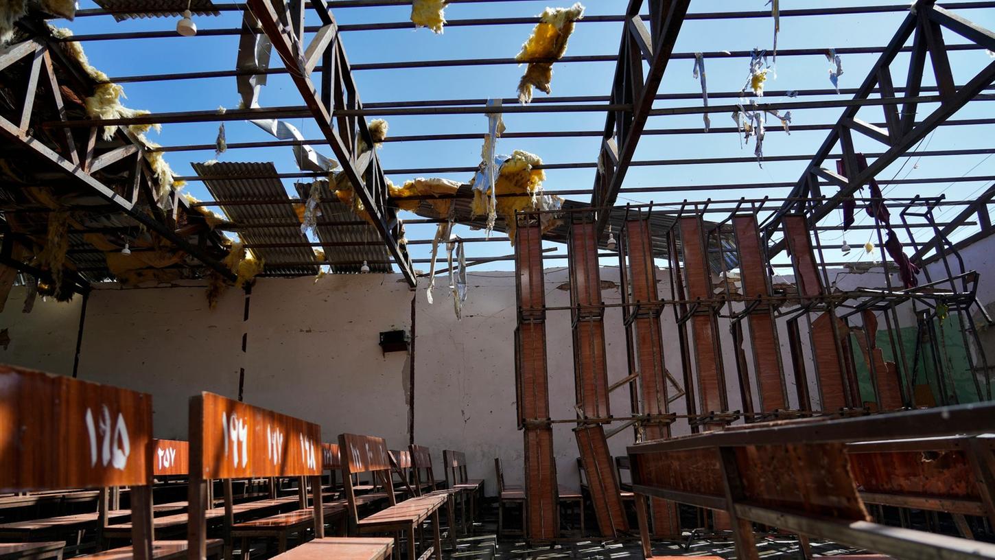 Bei einem Bombenanschlag auf eine Privatschule in der afghanischen Hauptstadt Kabul waren  nach Angaben der Vereinten Nationen 43 Schülerinnen und Schüler ums Leben gekommen.