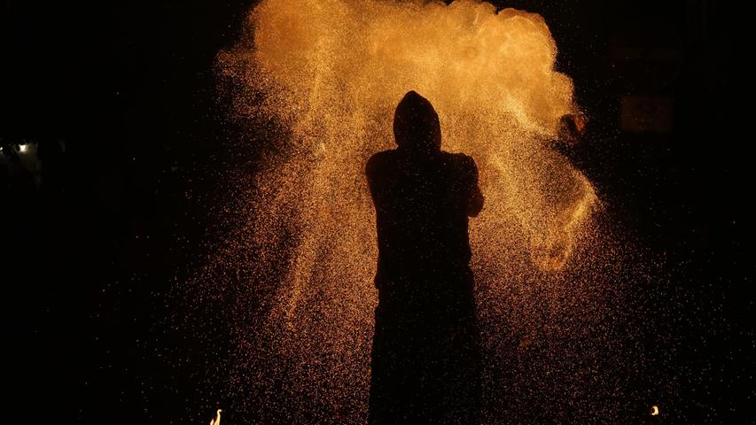 Die Feuershow gehört bei „Abend-Roth“ zu den Klassikern im Programm. Auch in diesem Jahr war sie mehrfach zu sehen.  