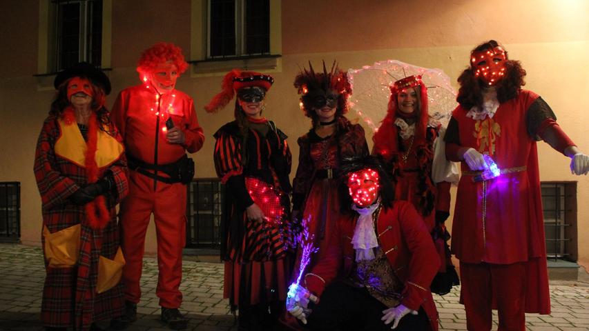 Ein bisschen Maskerade darf auch im Oktober sein. Auch sie waren bei „Abend-Roth“ unterwegs.  