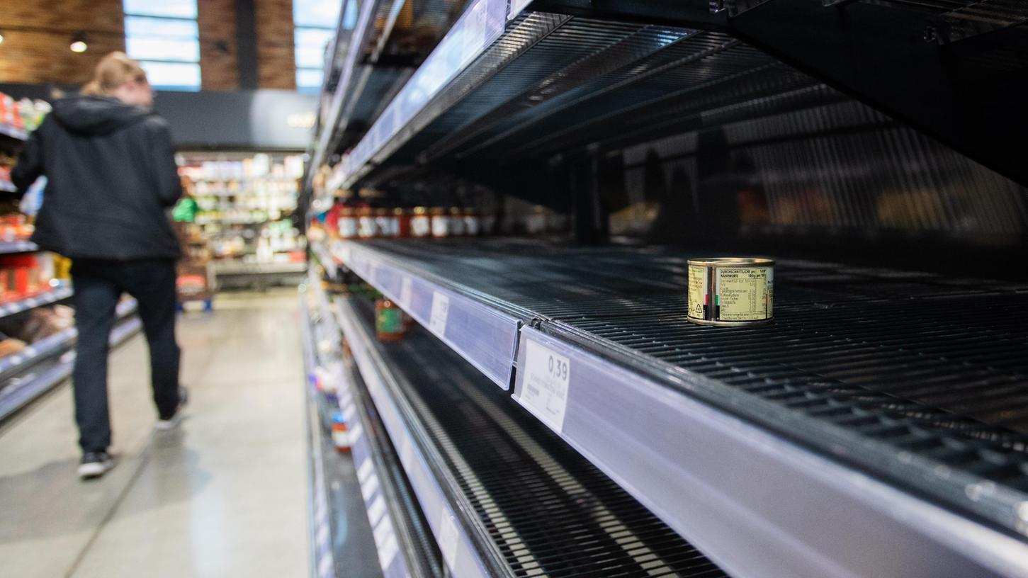 Schon wieder bleiben einige Supermarktregale leer. Diesmal sind vor allem Saucen und Dips betroffen. 