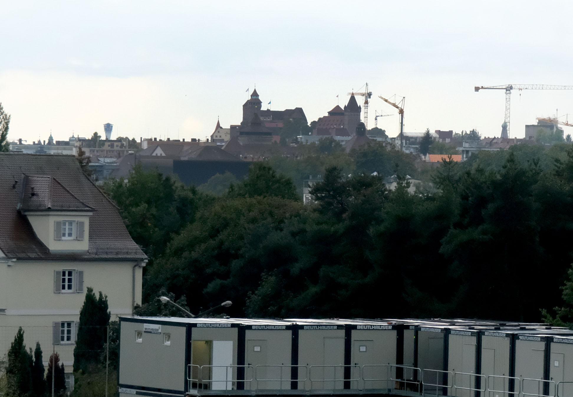 Der Ausblick von diesem Balkon ist wundervoll: Man kann die Kaiserburg sehen!