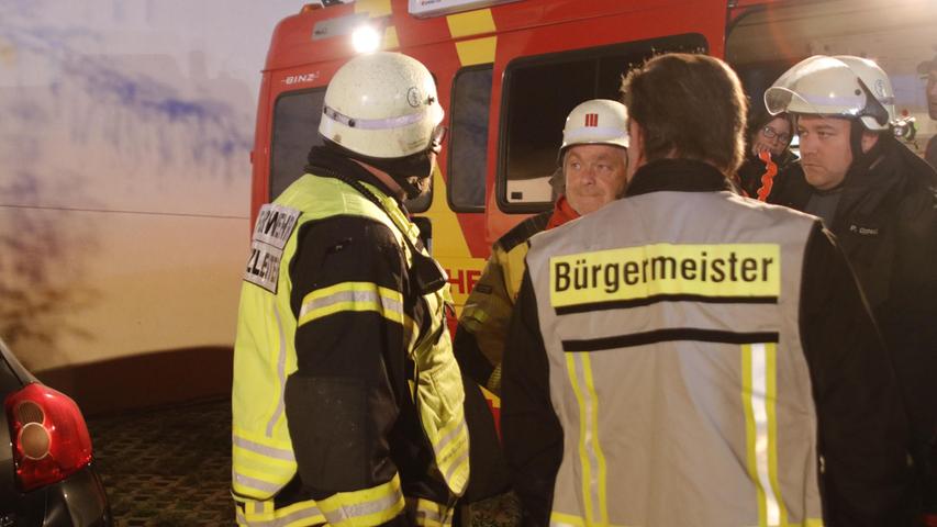 Also organisierte die Gemeinde Dietenhofen mithilfe von Feuerwehr und Rettungsdienst eine Übernachtungsmöglichkeit für die 50 Bewohner in einer Turnhalle in der Nähe. 