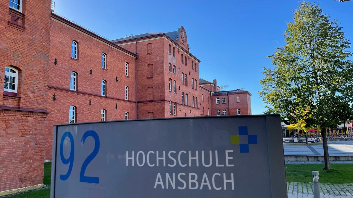 Die Hochschule Ansbach braucht neue Räume und kooperiert nun mit dem Brücken-Center.