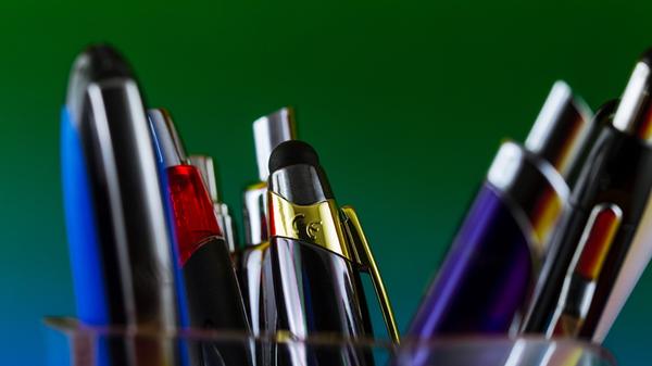 ballpoint-pen-6527860_1280.jpg