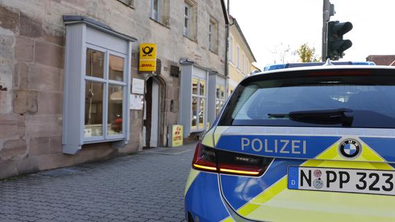 Überfall auf Lottogeschäft in Erlangen - Täter fordert unter Vorhalt eines Messers Bargeld