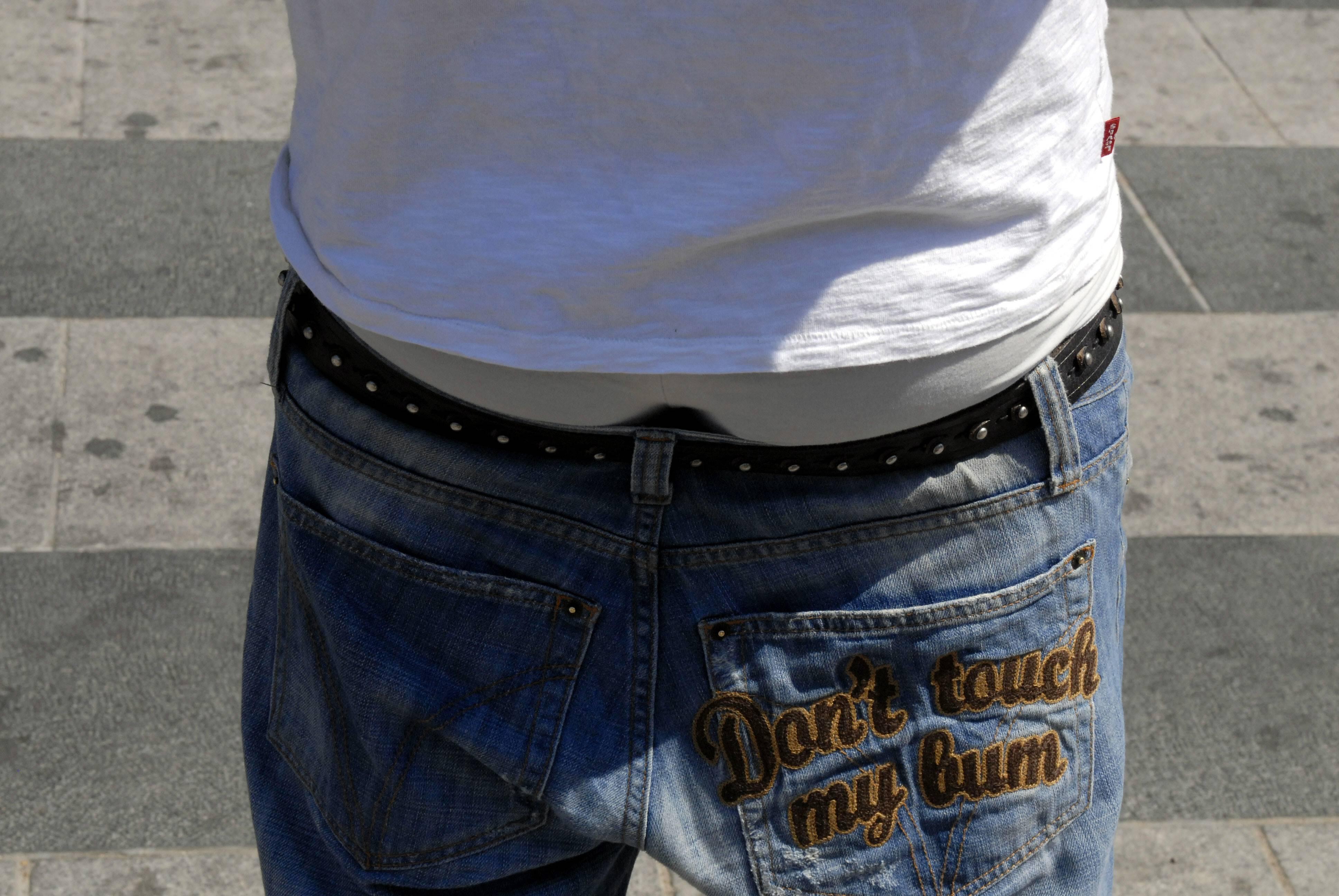 Auf der Flucht vor der Polizei Betrunkener Autofahrer verliert seine Hose