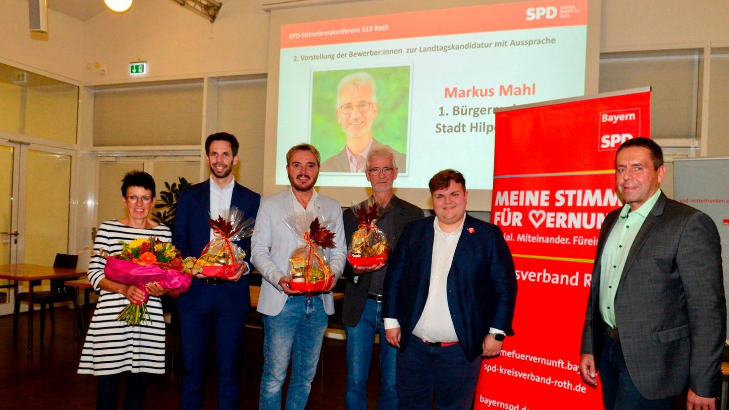 Direktkandidat der SPD für die Landtagswahl 2023 ist der Hilpoltsteiner Bürgermeister Markus Mahl (4. v.l.), für die Liste tritt der Rednitzhembacher Marcel Schneider (3. v.l.) an. Direktkandidat für den Bezirkstag wird Sven Ehrhardt (2. v.l.), auf der Liste tritt Ute Mahl (1. v.l.) an.