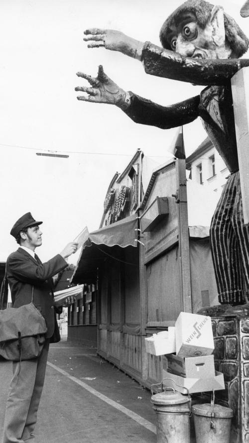 Post für die Geisterbahn: 1973 gab es für die Kirchweih einen eigenen Briefträger, der den Schaustellern Briefe, Päckchen und Pakete zustellte. 