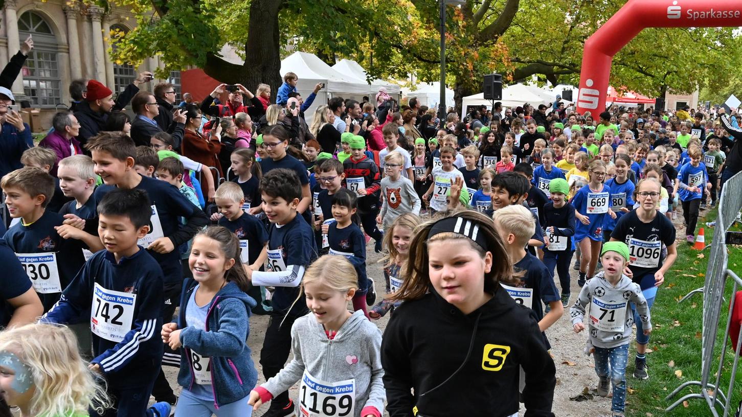 Bambinis am Start: Beim 9. Lauf gegen Krebs im vergangenen Jahr gingen 700 Teilnehmerinnen und Teilnehmer an den Start.