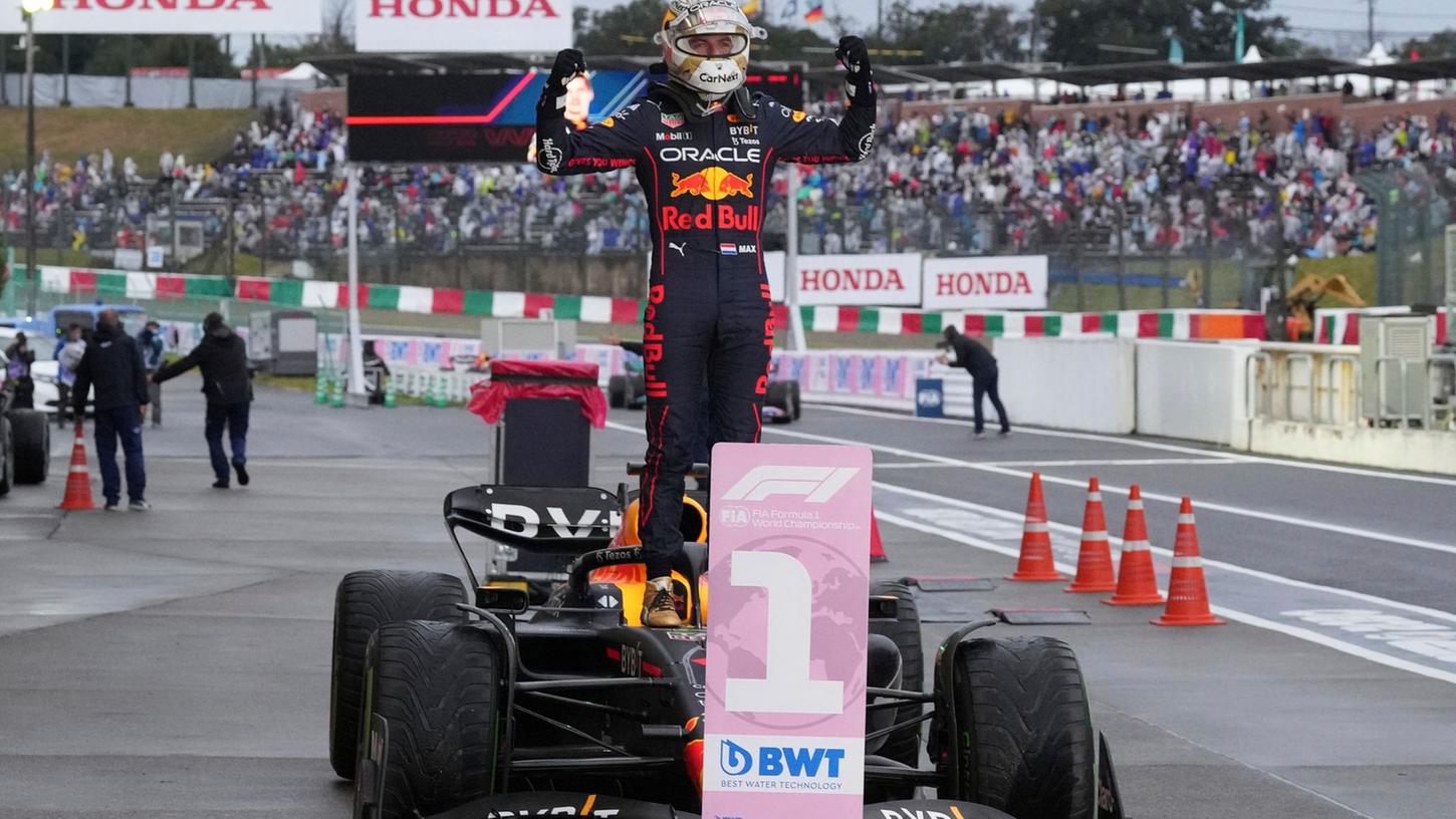 Max Verstappen holt sich zum zweiten Mal den WM-Titel. Max Verstappen holt sich zum zweiten Mal den WM-Titel.