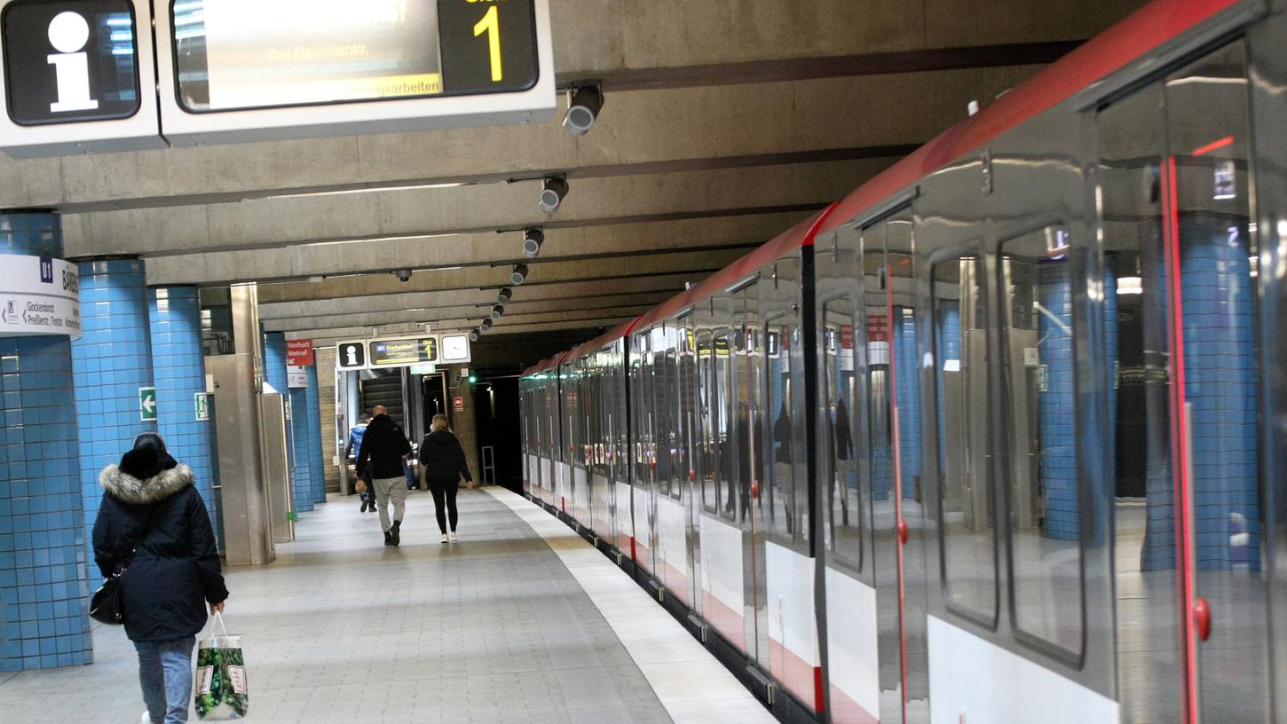 Der Exhibitionist zeigte sich in einem U-Bahn-Zug der Linie 1 (Symbolbild).