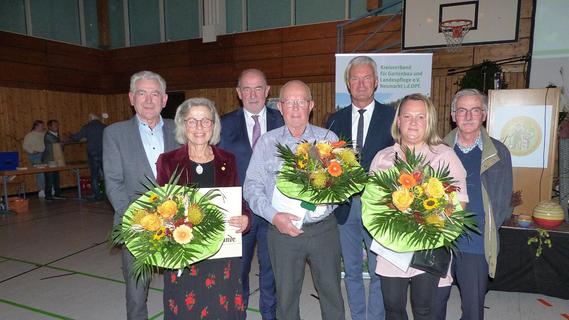 Für Engagement und grünen Daumen: Gartenbauvereine im Kreis Neumarkt ehren verdiente Mitglieder