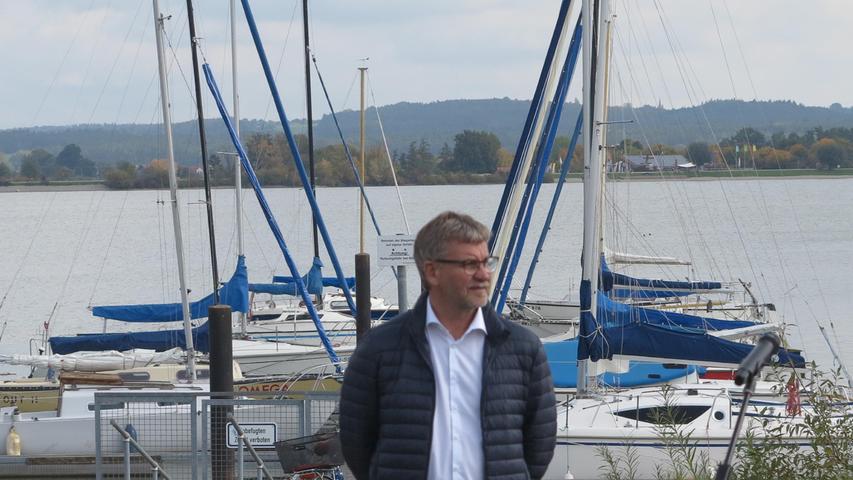 Bürgermeister Karl-Heinz Fitz eröffnete die Veranstaltung, die offiziell Fränkisches Seen.Land.Fischerfest heißt.  