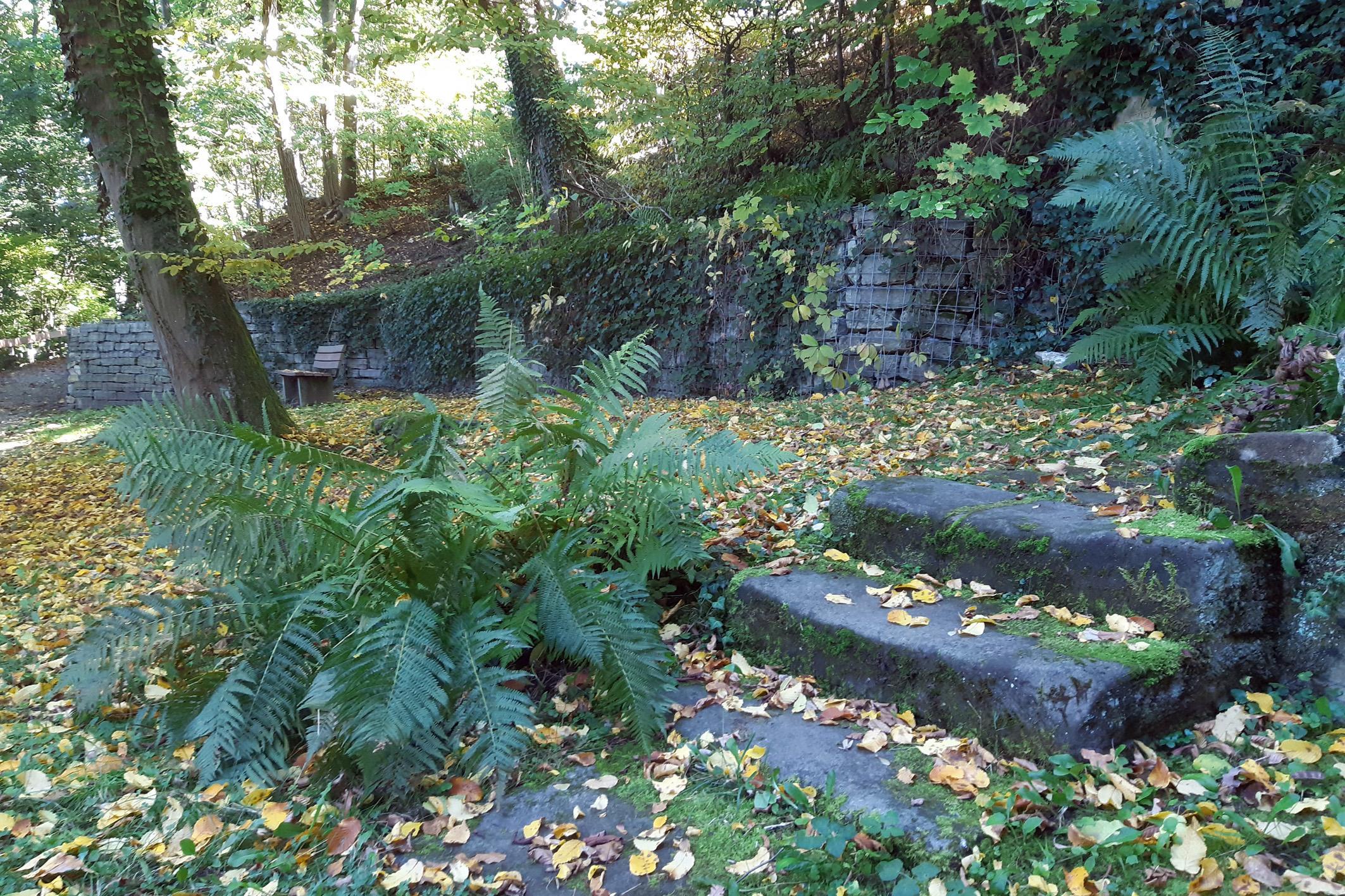 Eine Attraktion: Der Weg zu einem Dichter-Ort.