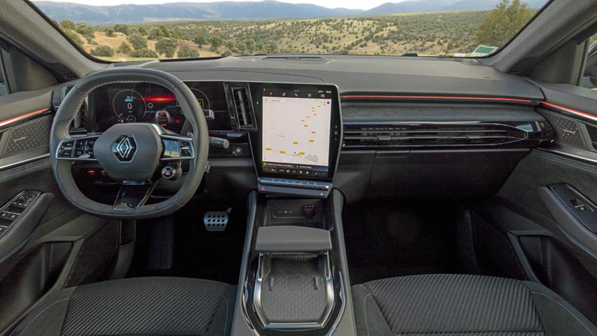 Konnektivität und Infotainment werden bei Renault großgeschrieben. Google ist an Bord, entsprechend klasse funktionieren Navigation und Sprachbedienung.
