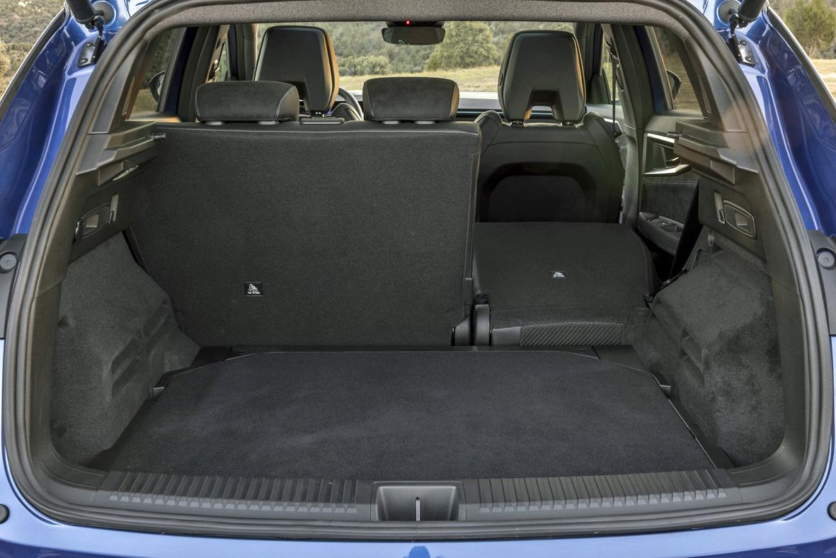 In den Kofferraum passen zwischen 430 und 1455 Liter.