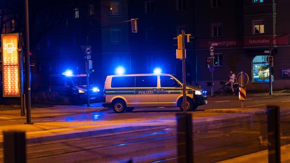 Eskalation nach Hitlergruß in Franken: Fünf Polizisten verletzt - sechs Festnahmen