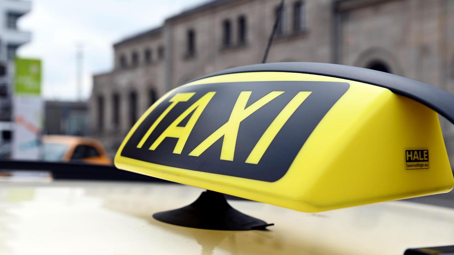 Die Stadt will bei den Fürther Taxi-Unternehmen die Umstellung auf E-Autos ankurbeln.