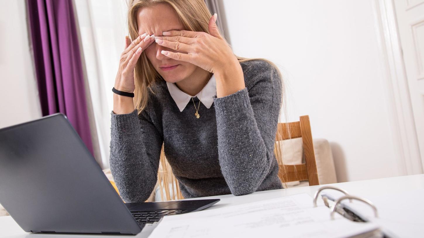 Es kann gute Gründe für einen offenen Umgang mit einer chronischen Erkrankung am Arbeitsplatz geben - oft erlebt man viel mehr Verständnis und Entgegenkommen als erwartet. Es kann gute Gründe für einen offenen Umgang mit einer chronischen Erkrankung am Arbeitsplatz geben - oft erlebt man viel mehr Verständnis und Entgegenkommen als erwartet.