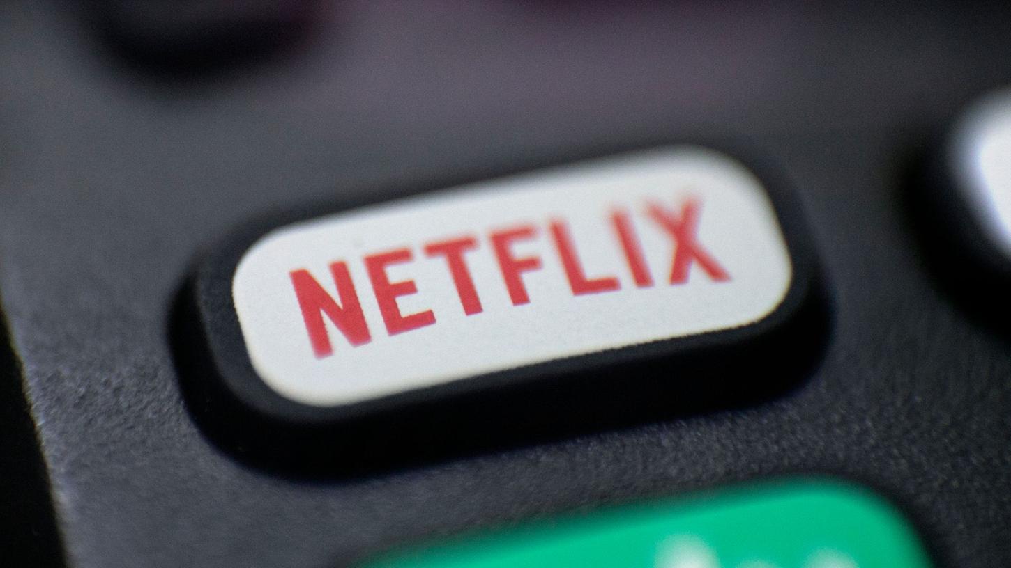 Das Teilen des Kontos wird beim Streaminganbieter Netflix deutlich teurer. 