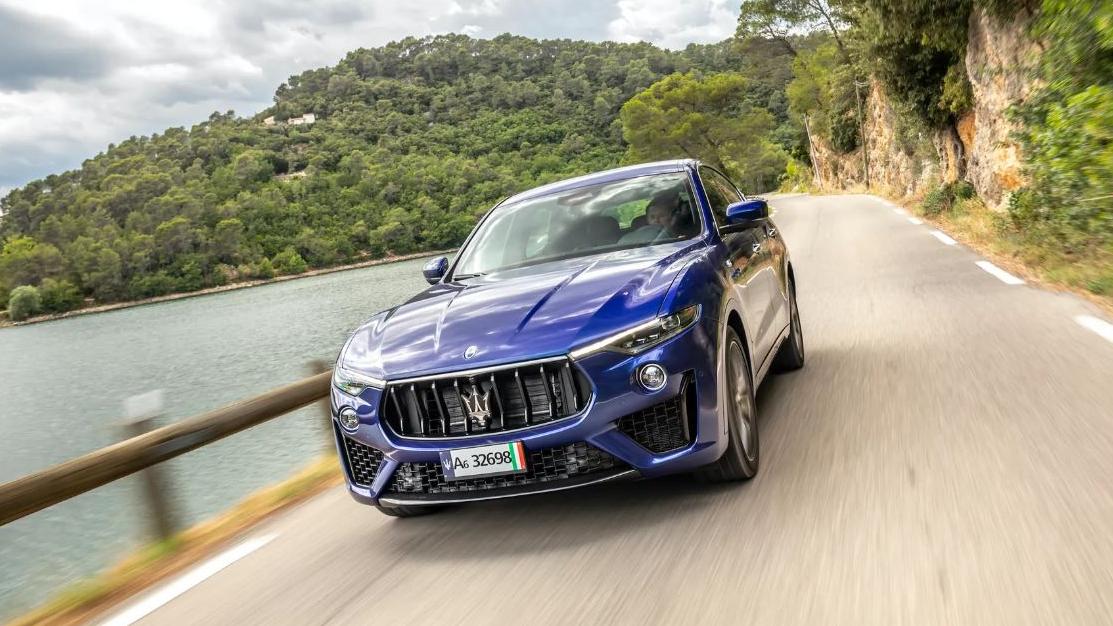 Der Maserati Levante - hier ein Werbebild des Autoherstellers - wurde in Hessen gestohlen und tauchte in Obertrubach auf. 
