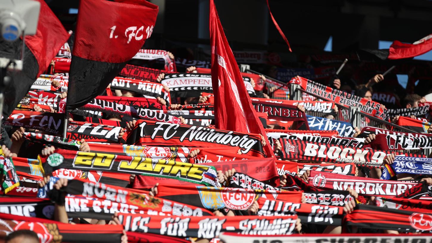 Ganz egal was auch passiert: Auf die Club-Fans ist Verlass. Ganz egal was auch passiert: Auf die Club-Fans ist Verlass.