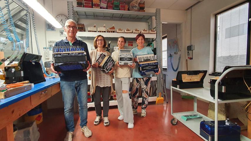 Die Familie Baffetti aus Castelfidadro bei Ancona ist auf hochwertige Akkordeons spezialisiert. Die spannende Reisereportage zu dieser Bildergalerie lesen Sie unter www.nn.de/leben/reisen