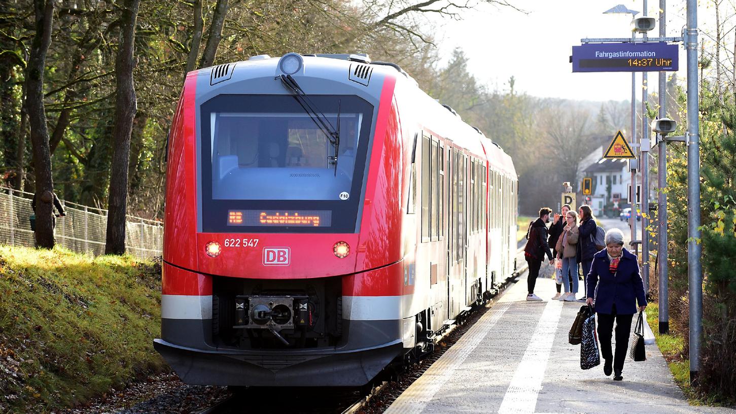 Die Rangaubahn verbindet Fürth mit Cadolzburg.