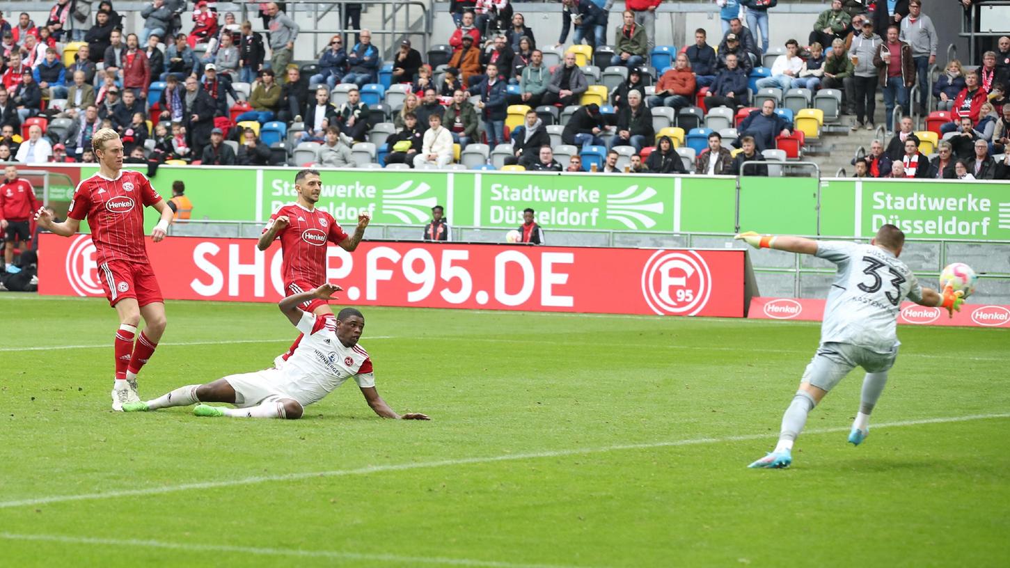 Auswärtssieg: Kwadwo Duah trifft in Düsseldorf.