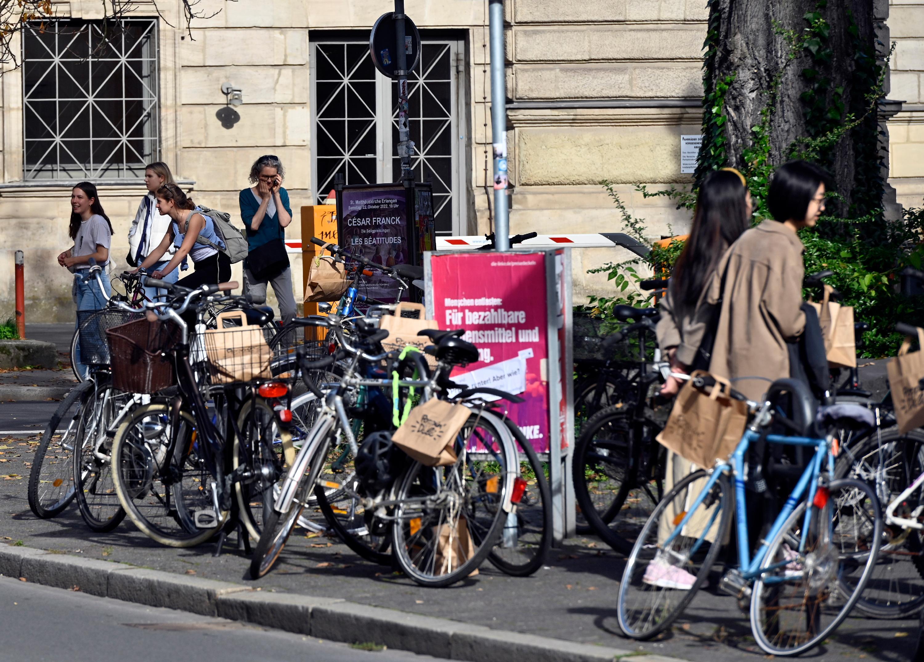 Mit den Studierenden steigt auch wieder die Zahl der Fahrräder, die in der Stadt unterwegs sind. 