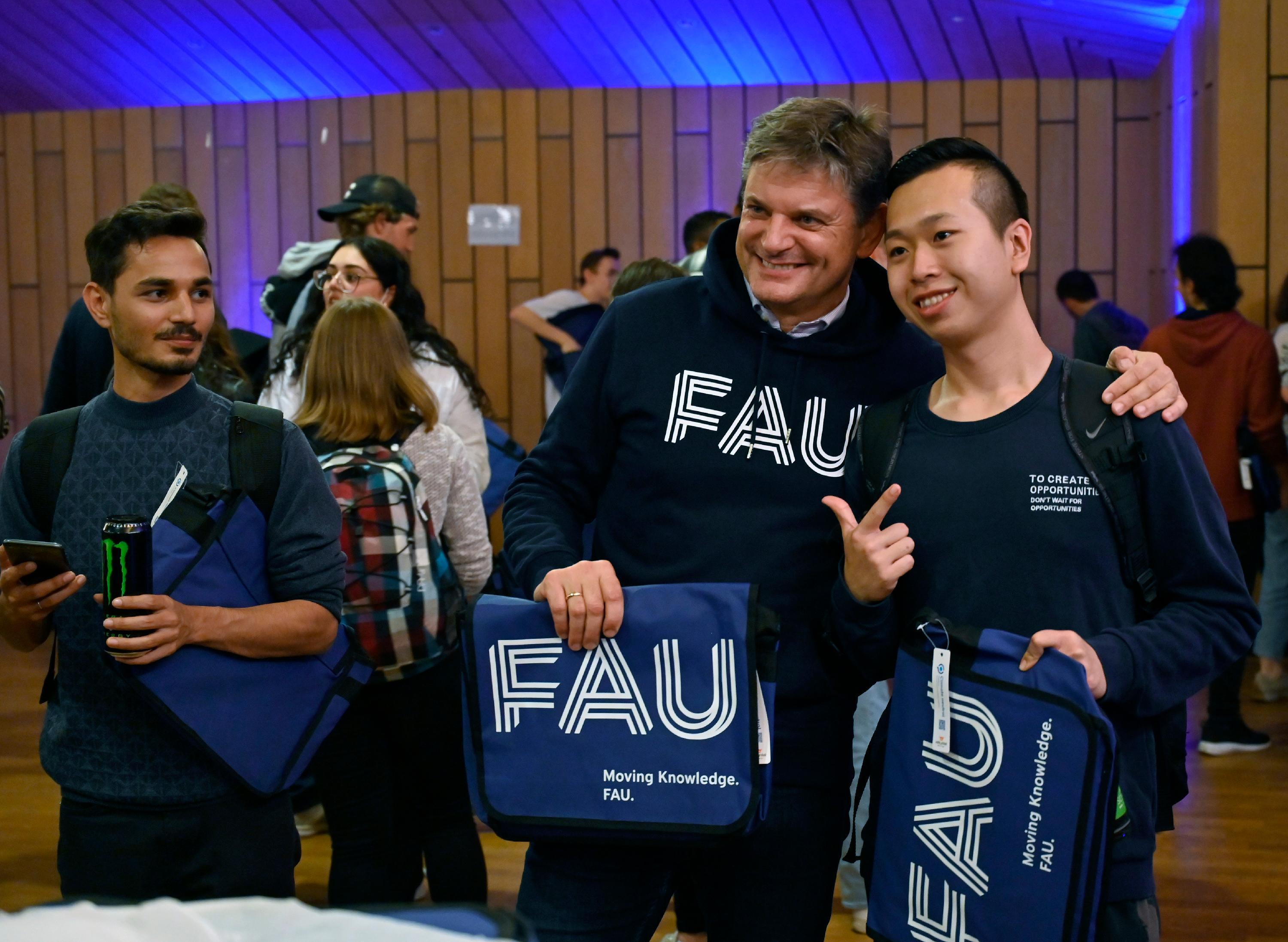 Selfie mit FAU-Präsident Joachim Hornegger.