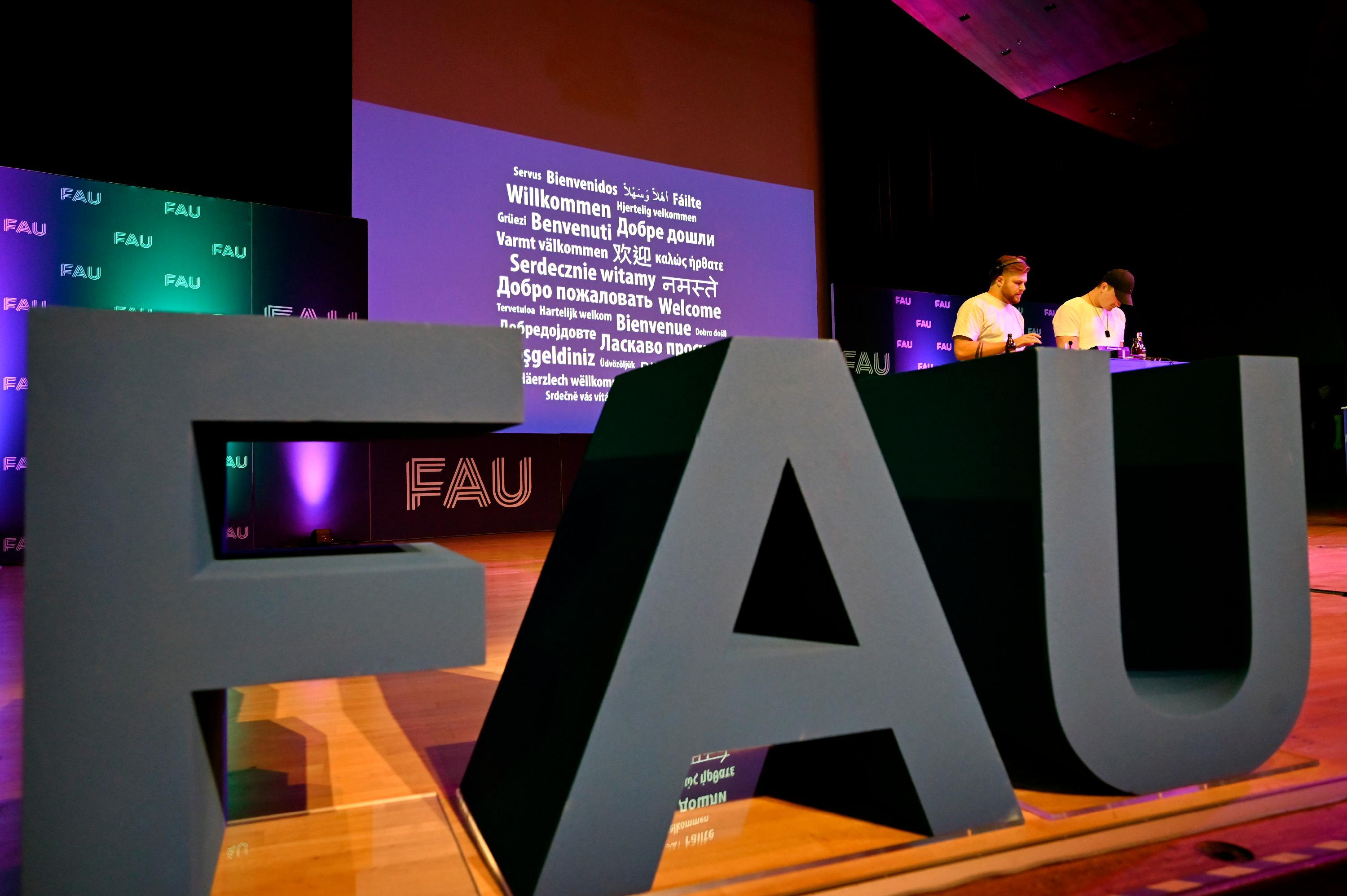 Rund drei Viertel der Studierenden an der FAU haben ihren Studienschwerpunkt in Erlangen, nur ein Viertel in Nürnberg.