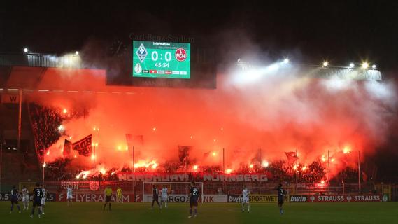 Pyrotechnik und mehr: Das gefährliche Spiel der Club-Fans