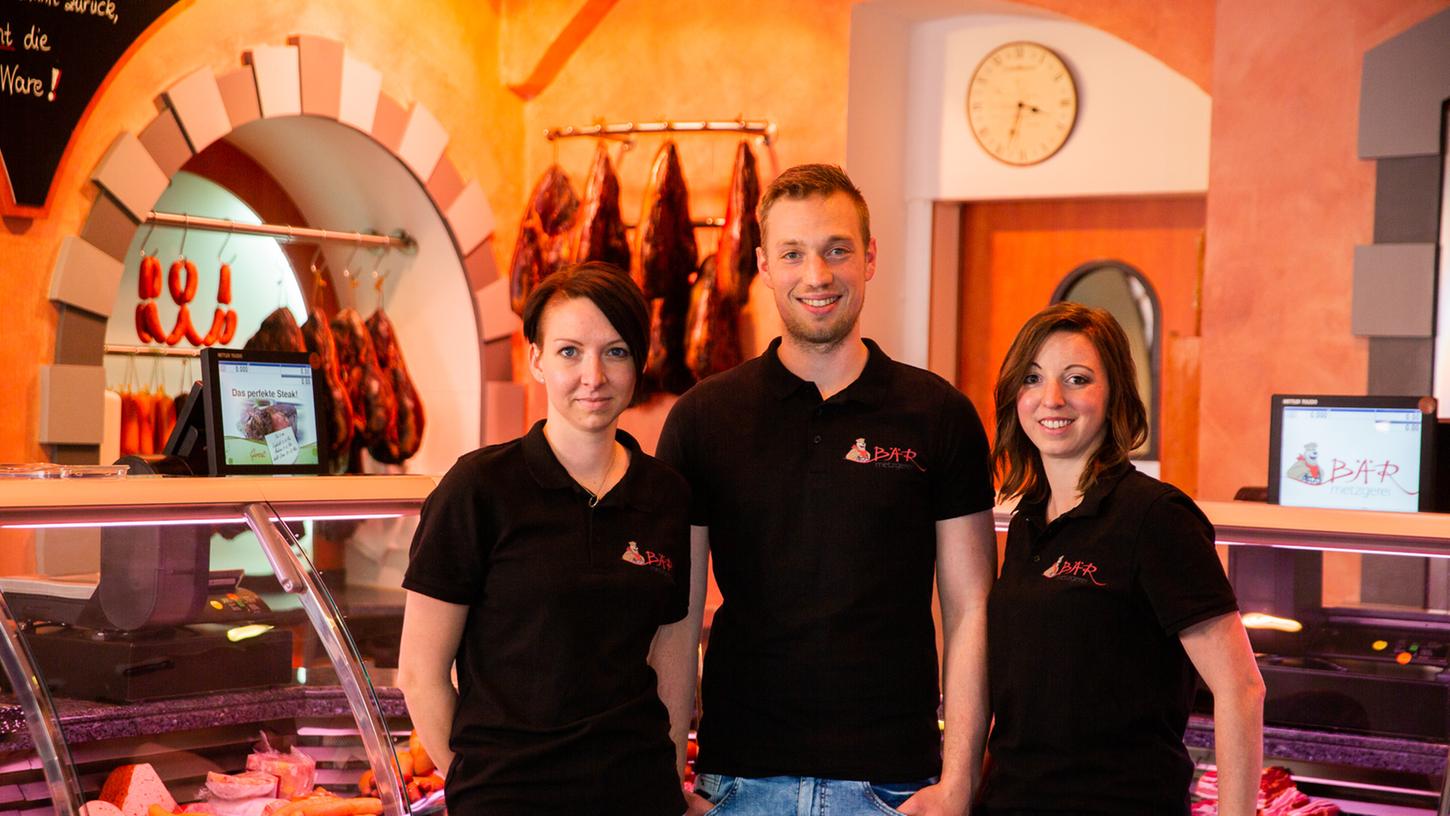 Jacqueline und Matthias Bär und Daniela Winter (v.l.) entwickeln immer mehr vegane Metzgerware. Jacqueline und Matthias Bär und Daniela Winter (v.l.) entwickeln immer mehr vegane Metzgerware.