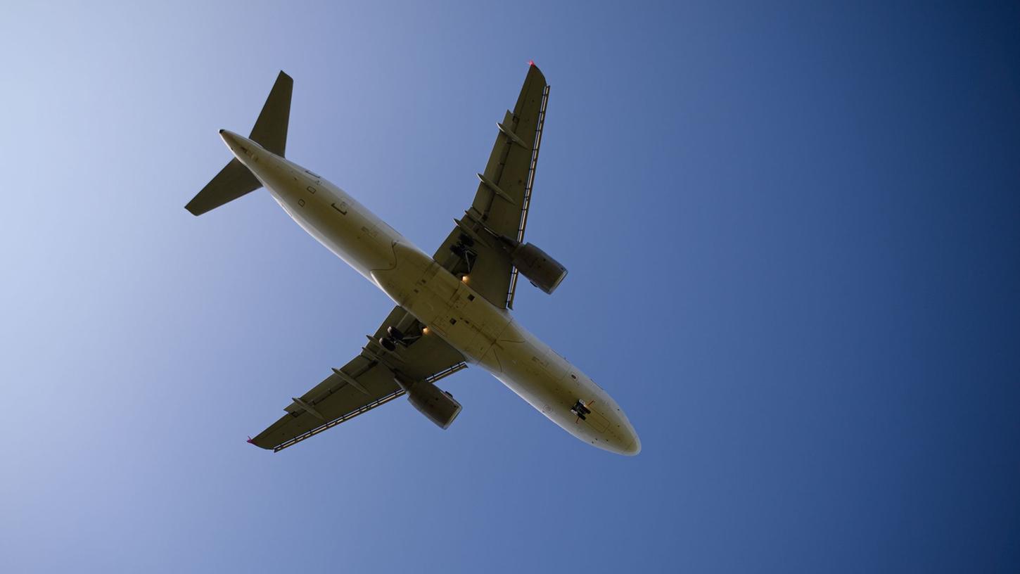 Passagiere fotografierten das Chaos im Flugzeug nach den Turbulenzen und veröffentlichten die Aufnahmen bei Twitter. (Symbolbild)