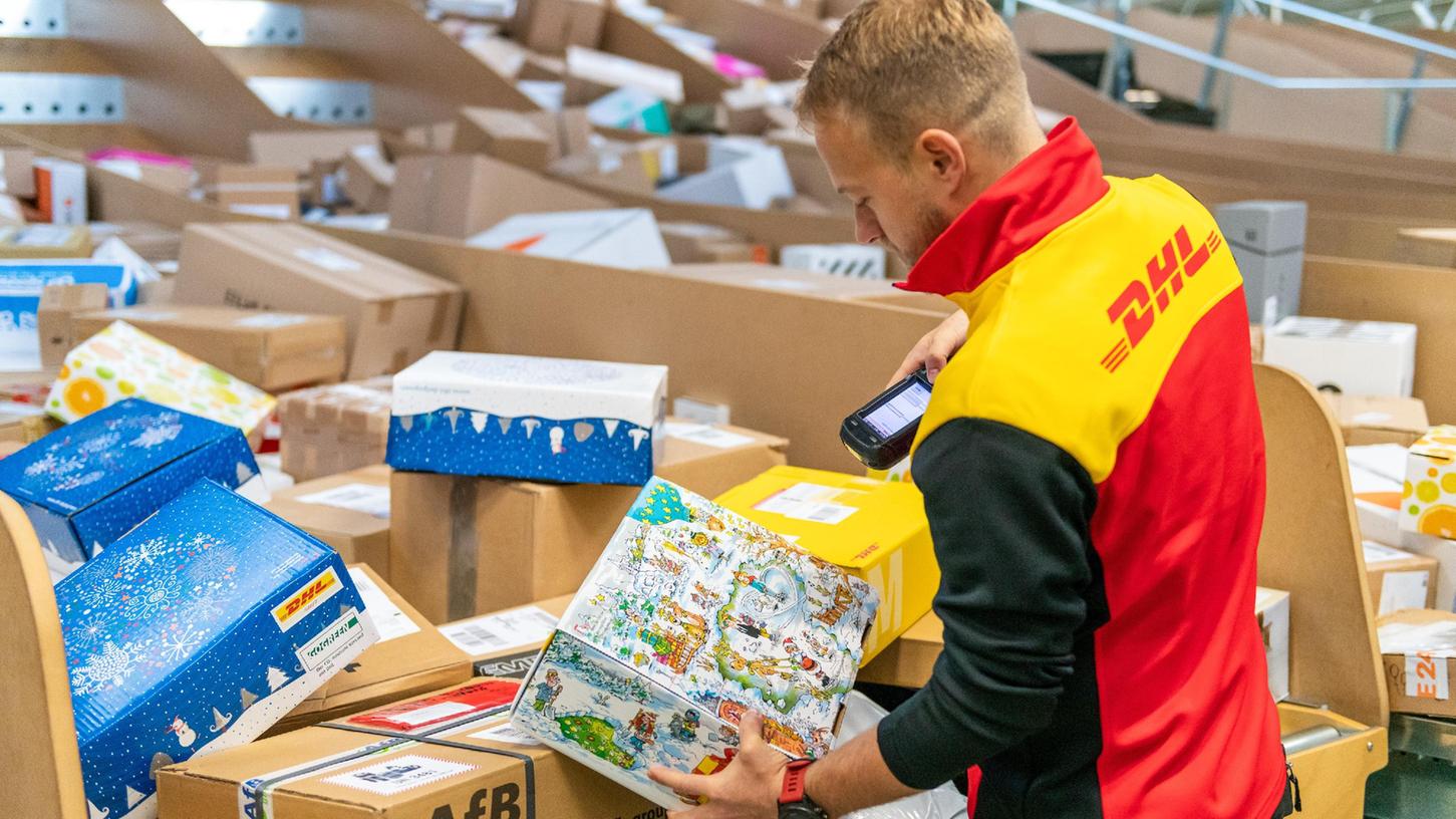 Spätestens ab Mitte November rechnet die Deutsche Post mit einem signifikanten Anstieg der Paket- und Briefsendungen