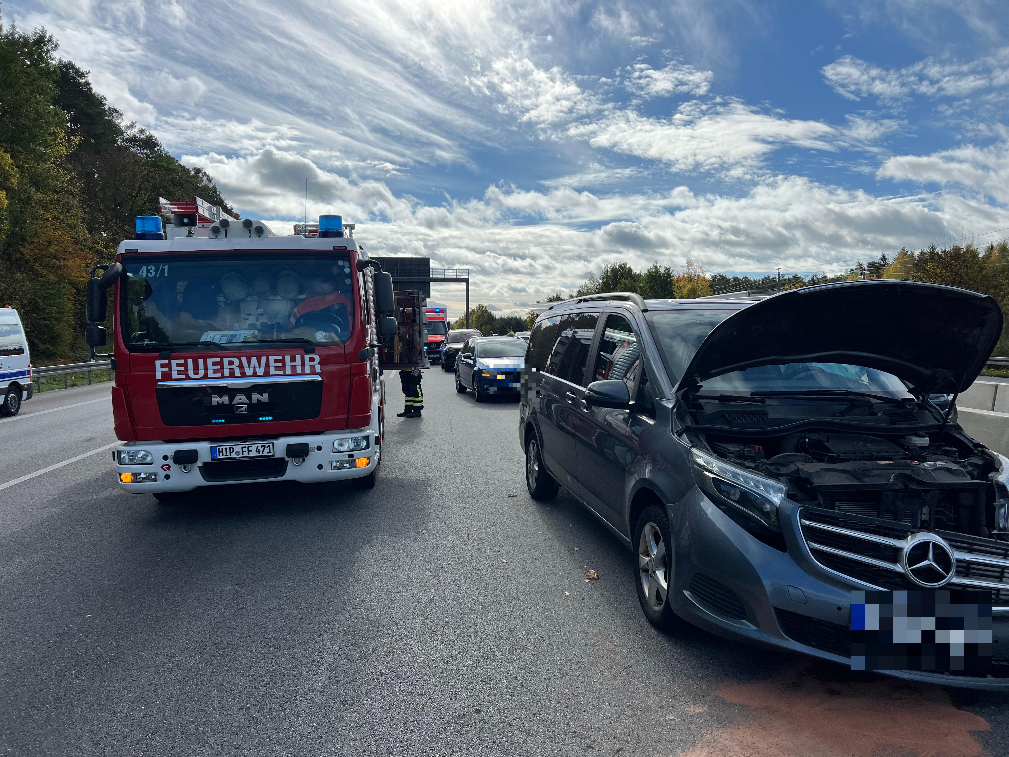 Auffahrunfall Auf Der A9 Bei Allersberg - Fünf Fahrzeuge Kollidieren ...