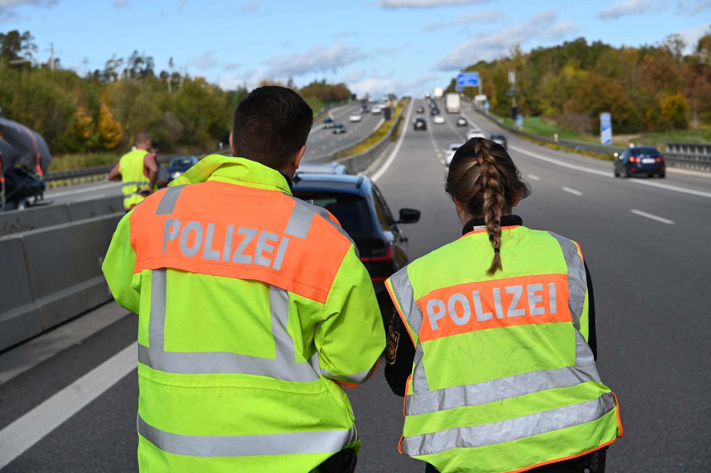 Auffahrunfall Auf Der A9 Bei Allersberg - Fünf Fahrzeuge Kollidieren ...