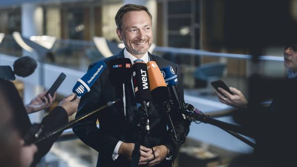 News Themen der Woche KW41 News Bilder des Tages Bundesfinanzminister Christian Lindner (FDP) im Rahmen eines Pressegesp
