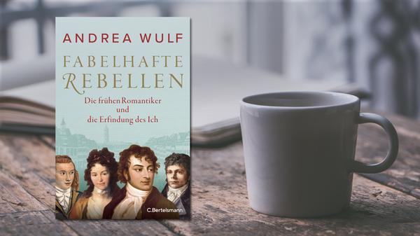 "Der Mensch", rief Johann Gottlieb Fichte in seiner Antrittsvorlesung, "soll sich selbst bestimmen und nie durch etwas Fremdes bestimmen lassen." Damit lieferte der "Bonaparte der Philosophie", wie ihn ein Student nannte, das Leitmotiv für eine Gruppe von Intellektuellen, die Jena in den Jahren um 1800 zum Zentrum der deutschen Geistesgeschichte machen sollten - und die das Individuum in den Mittelpunkt ihrer Überlegungen stellten. Andrea Wulf, die zuletzt eine Biografie über Alexander von Humboldt vorlegte, hat sich auf Spurensuche begeben. Ihr Buch "Fabelhafte Rebellen. Die frühen Romantiker und die Erfindung des Ich" erzählt die Geschichte jener wilden Jahre. Goethe, Schiller, Novalis, Schelling, Hegel, die Schlegel-Brüder und Caroline Schlegel - die Liste prominenter Namen, denen Wulf einen Auftritt gönnt, ist lang. Fabelhafte Rebellen? Jedenfalls ein fabelhaftes Buch. (C. Bertelsmann, 30 Euro) Marco Puschner