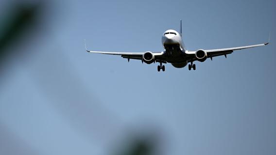 Betrunkener randaliert: Flugzeug muss in Bayern zwischenlanden